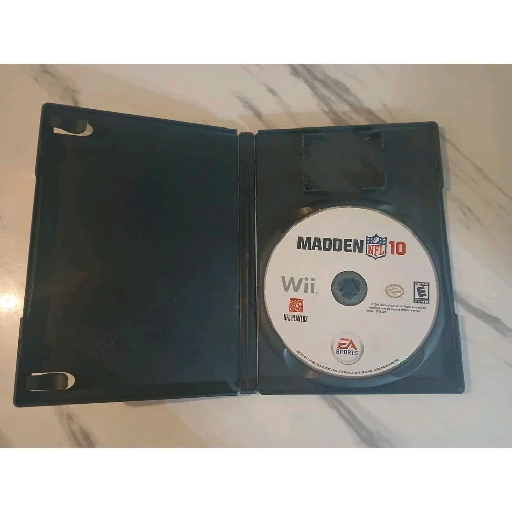 Madden NFL 10 (Nintendo Wii, 2009) Game Only